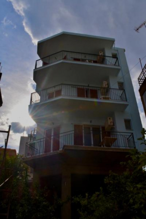 Отель Bob's Apartments  Толон